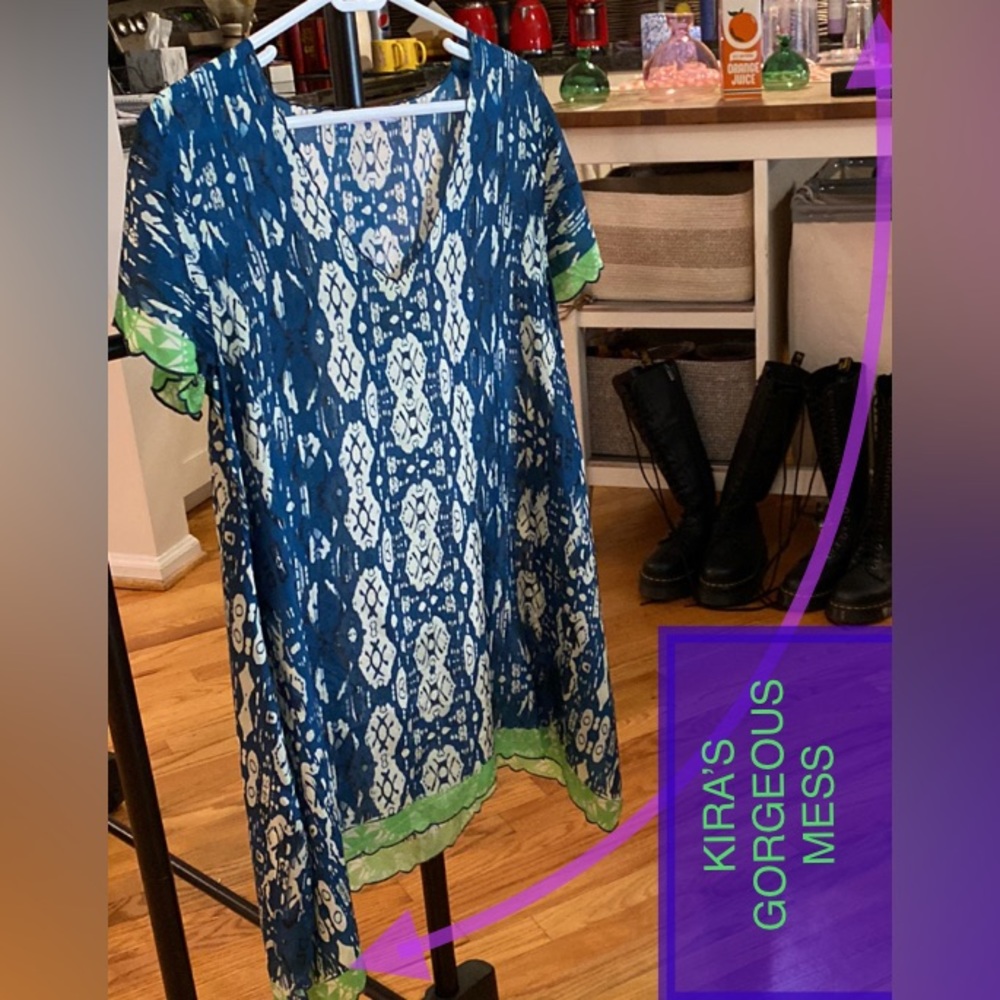 🦚🌟LIKE NEW JOHNNY WAS AUTHENTIC V-NECK XS🌟🦚    🌟🦚🌟🦚🌟💯 SILK🌟🦚🌟🦚🌟